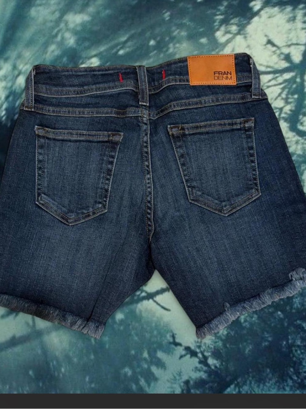 NWT Fran Denim "Melissa" Athletic Fit Shorts Size 26 - Picture 3 of 3